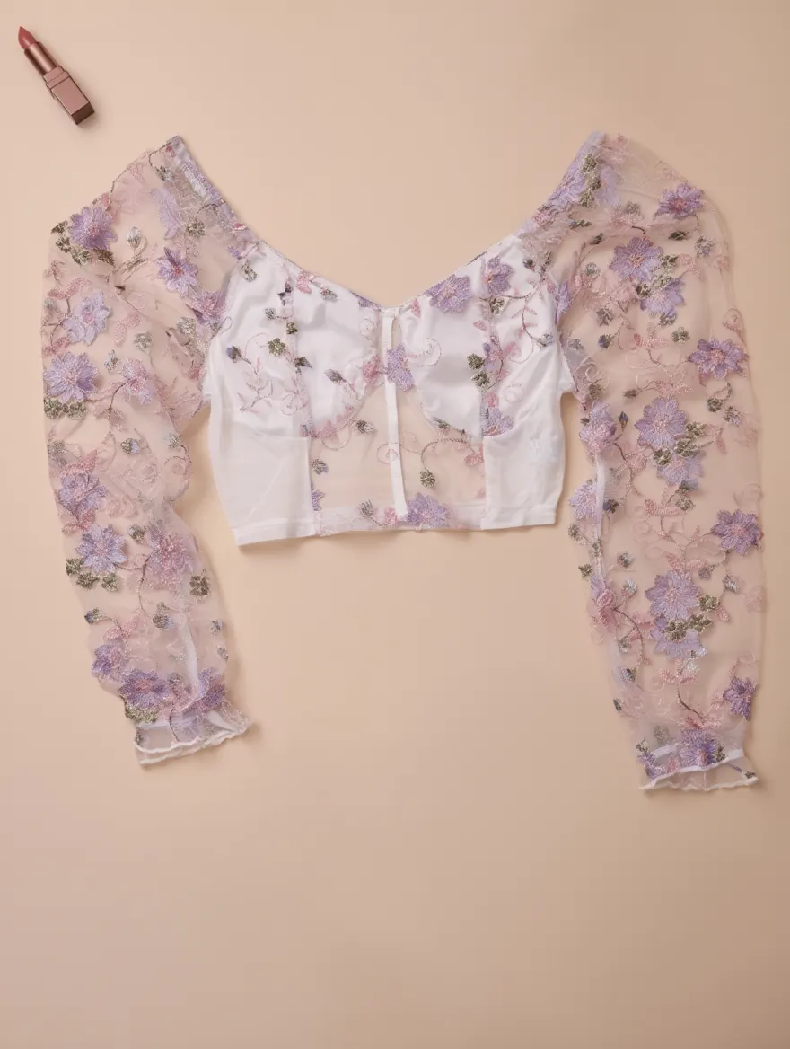 Top Blanco de Malla con Bordado Morado